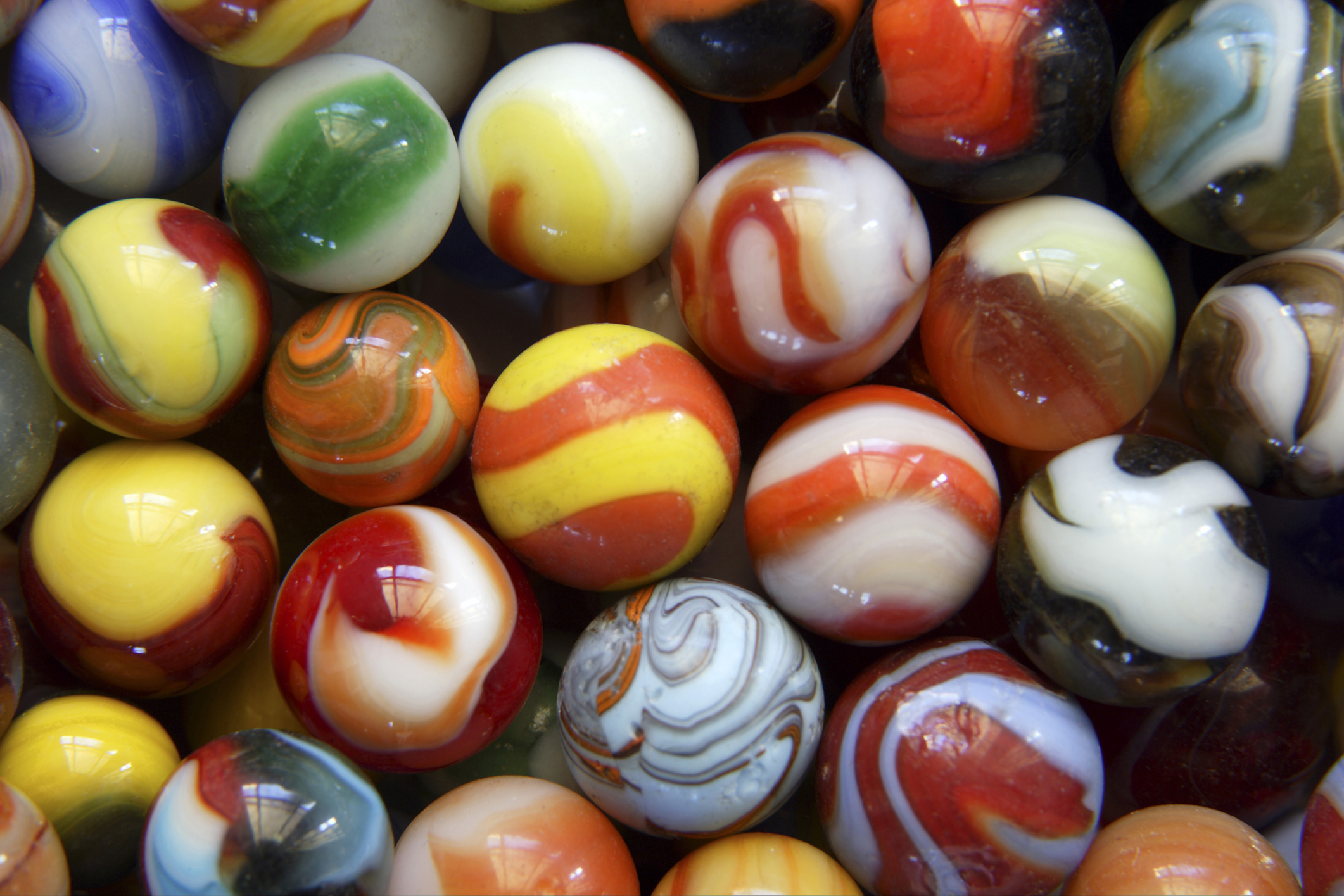 Марбл шарики. Драже Марблс. Marbles "the Marbles". Marbles what is it. Coloured Marbles examples for Kids\.