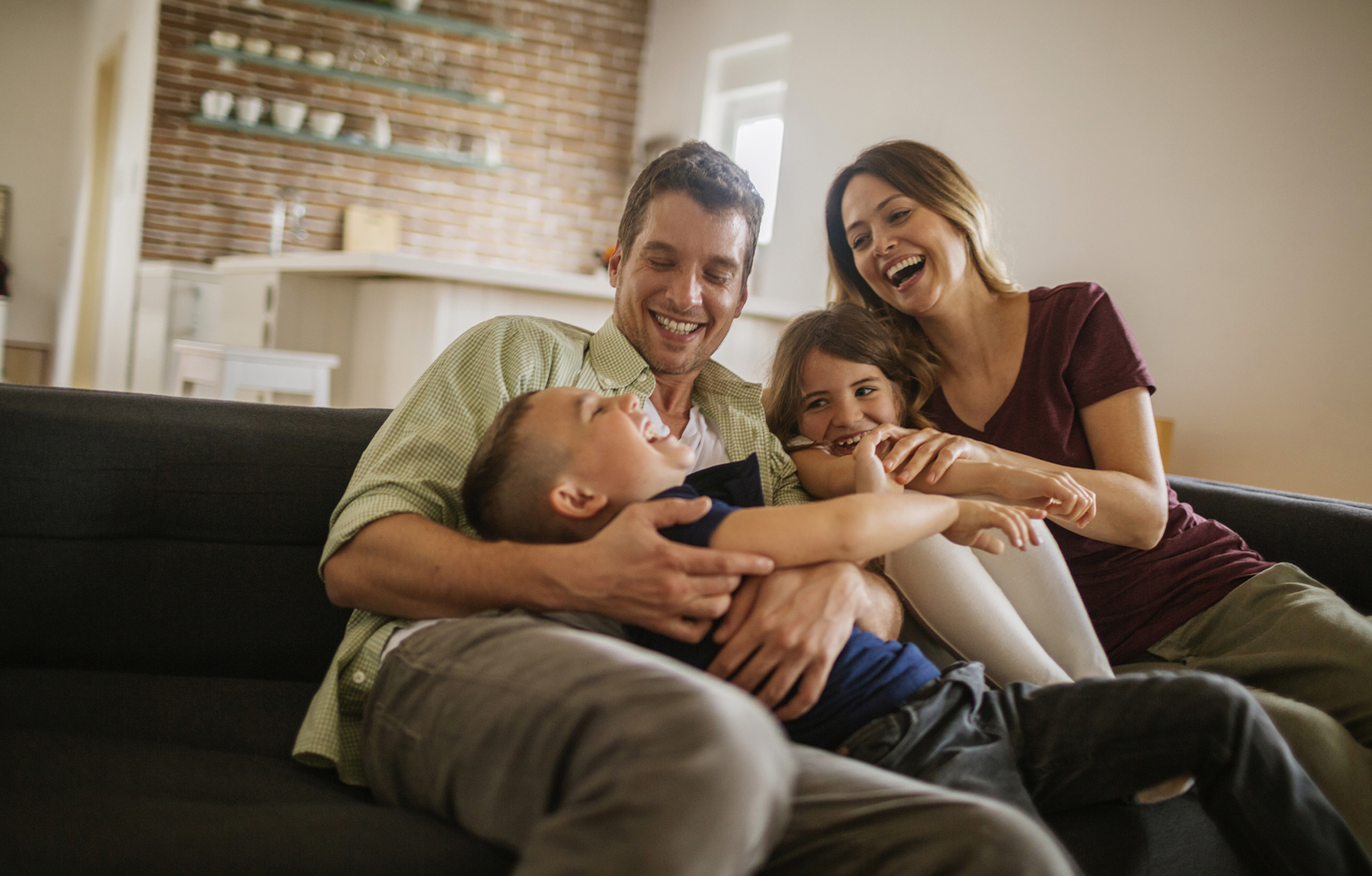 Family use. Молодая семья Getty images. Счастливая семья ужасы. Счастливая семья среди мебели. Картинки Family moments.